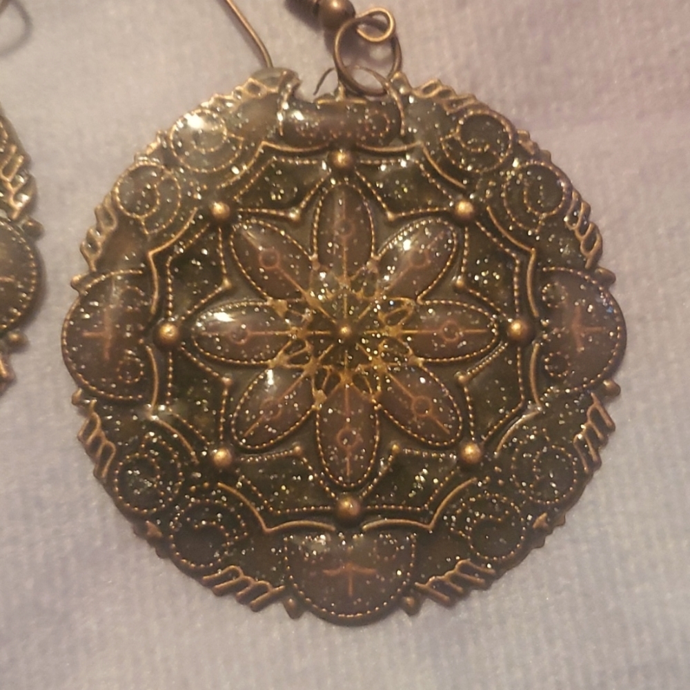 Earrings NWOT - Picture 2 of 4